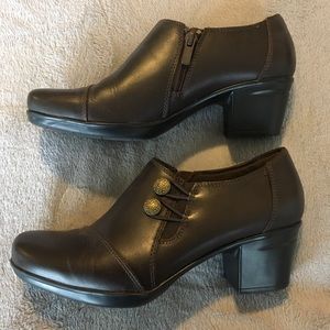 Clarks Emslie Warren 8.5 shootie Brown Leather